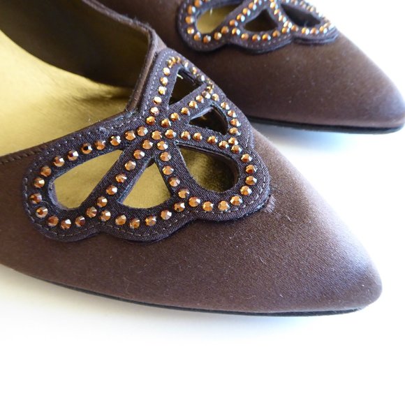 Stuart Weitzman Kitten Heel Brown Fabric Cut Out Beaded Design Pump US Size 8 - Picture 11 of 12